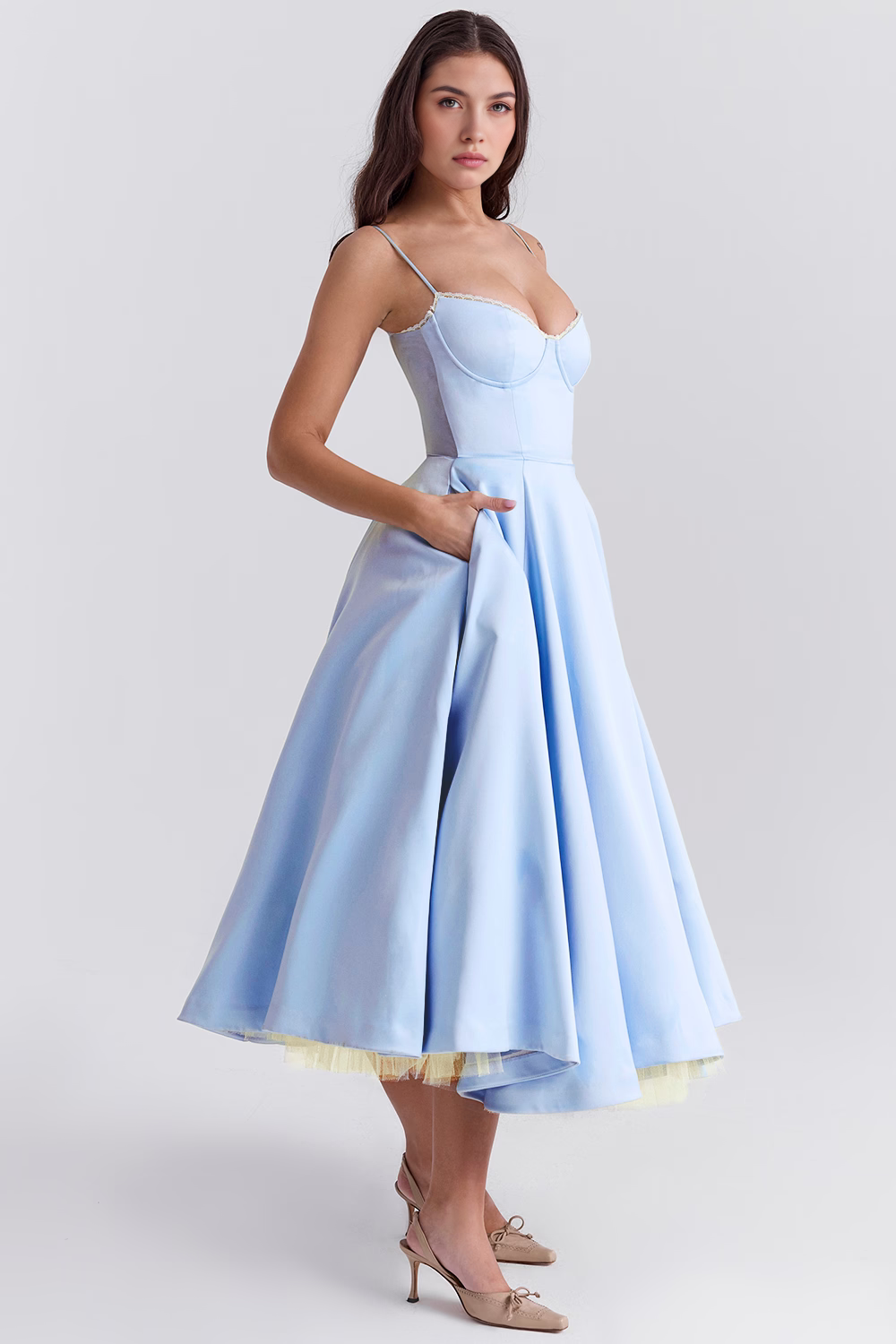 Robe Sculptante à Double Couche Cloe