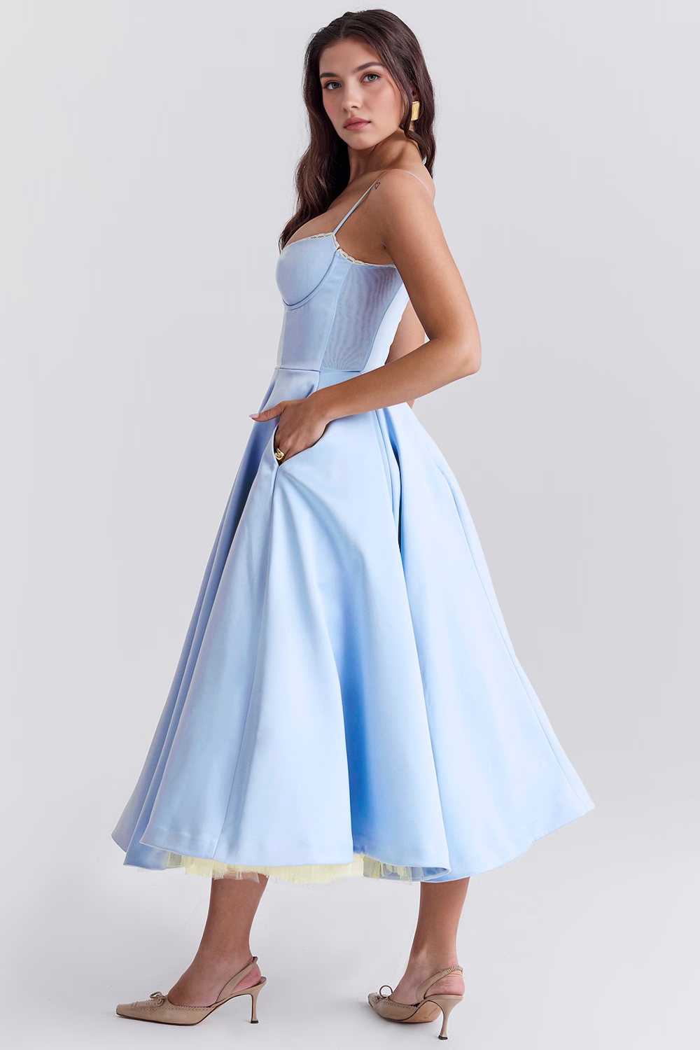 Robe Sculptante à Double Couche Cloe