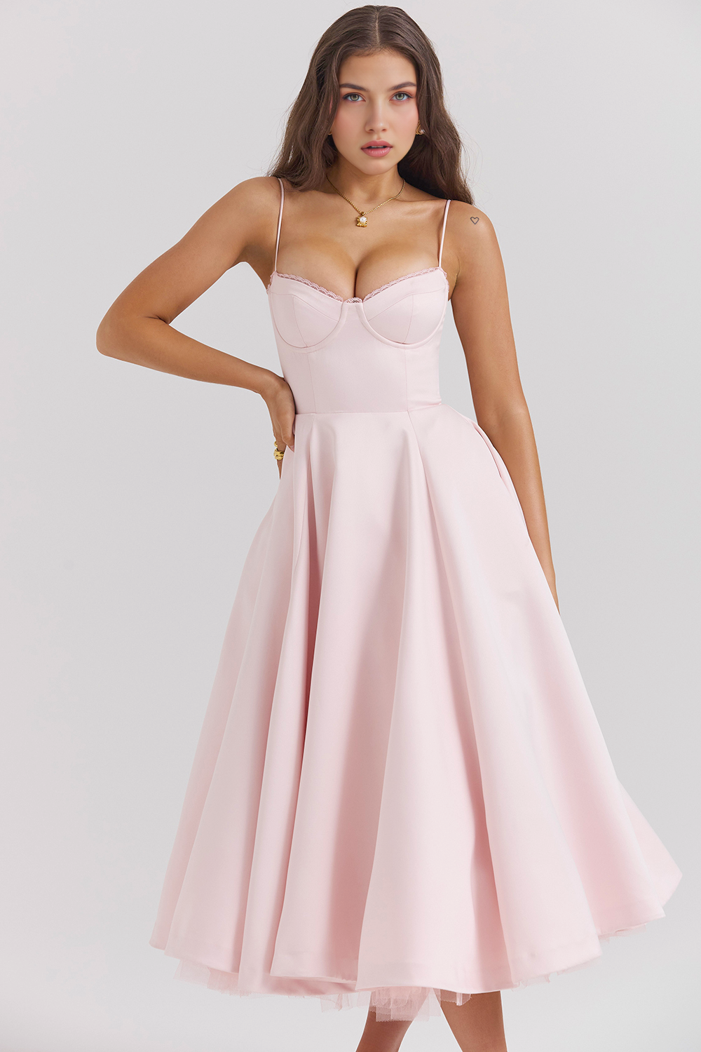Robe Sculptante à Double Couche Cloe